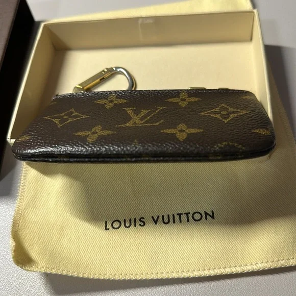 Louis Vuitton Key Pouch monogram - Picture 8 of 10